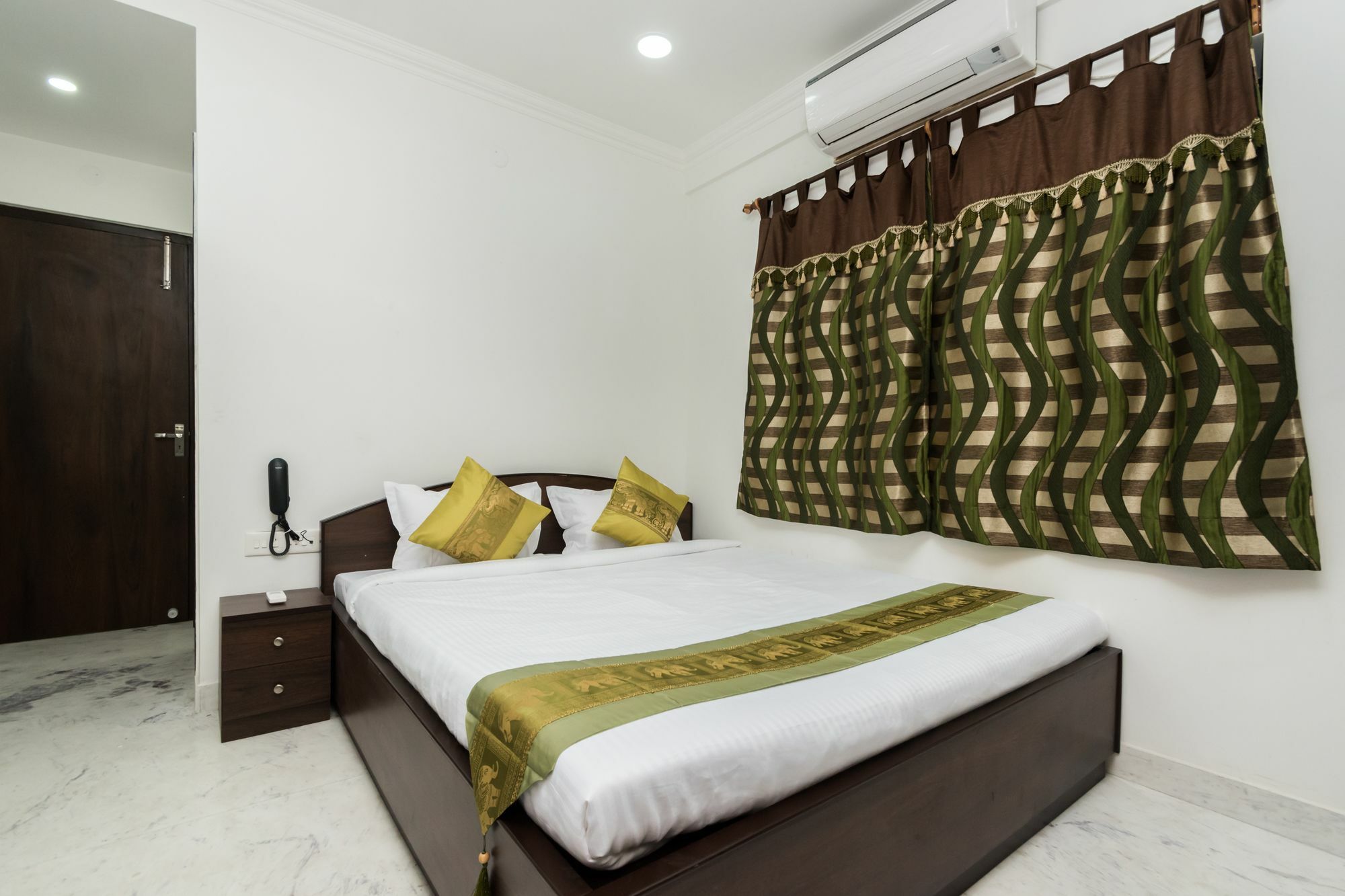 Super Hotel O New Town Near Axis Mall Formerly Spandan Inn Kolkata Bagian luar foto
